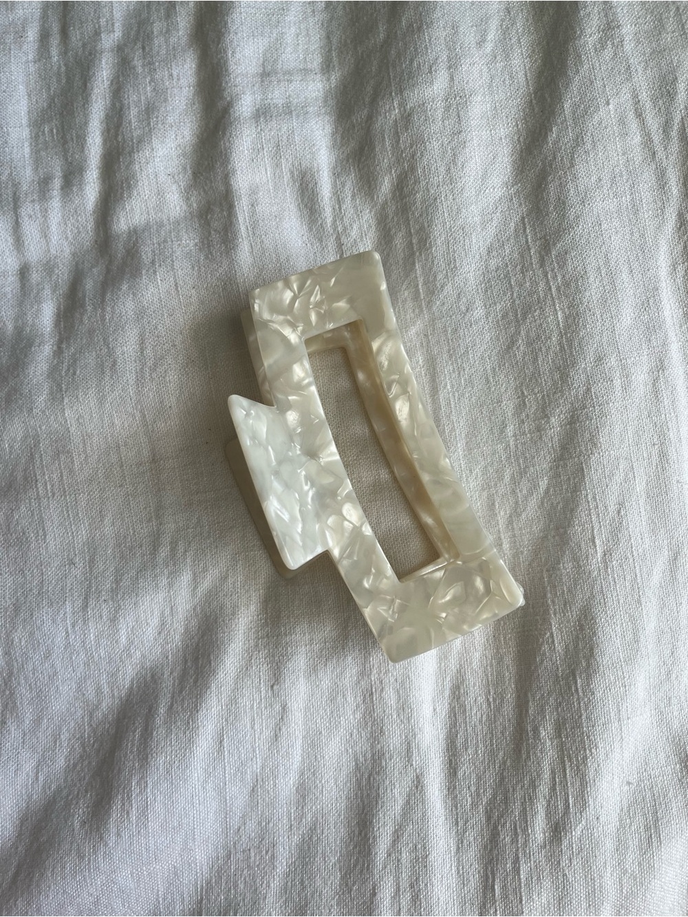 Oversized Pearl White Marbled Rectangle Claw Hair Clip